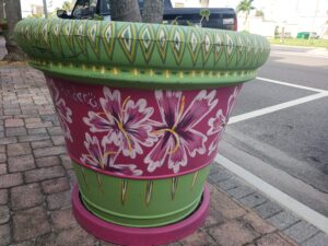 juice n java cafe cocoa beach florida - painted pots on the walkway