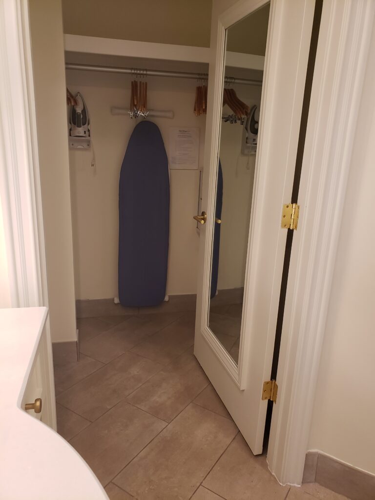 saratoga springs 2 bedroom - masterbath closet