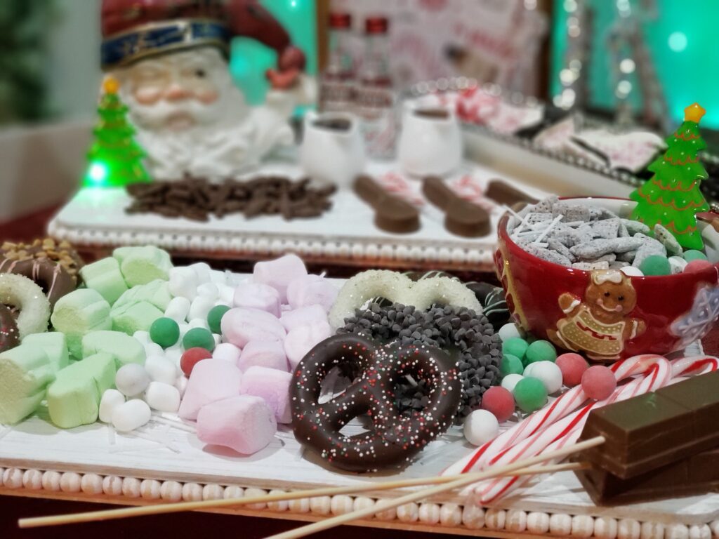 HOT COCOA CHARCUTERIE BOARD - pretzels and marshmellows