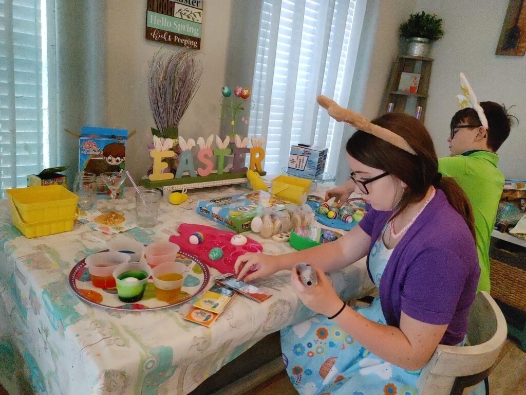 egg coloring on easter