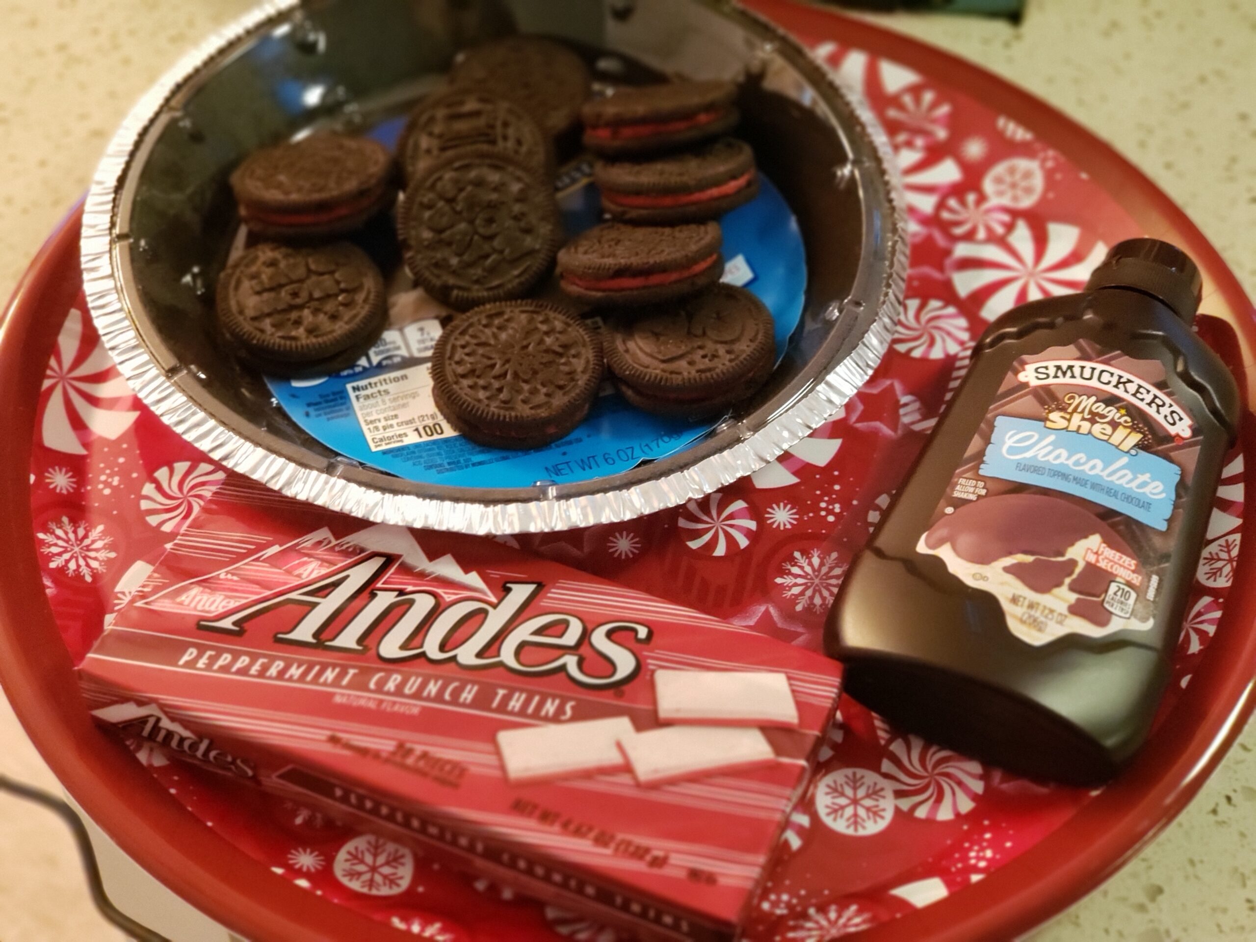 Peppermint Oreo Ice Cream Pie HOLIDAY MUST! ⋆ malarkey