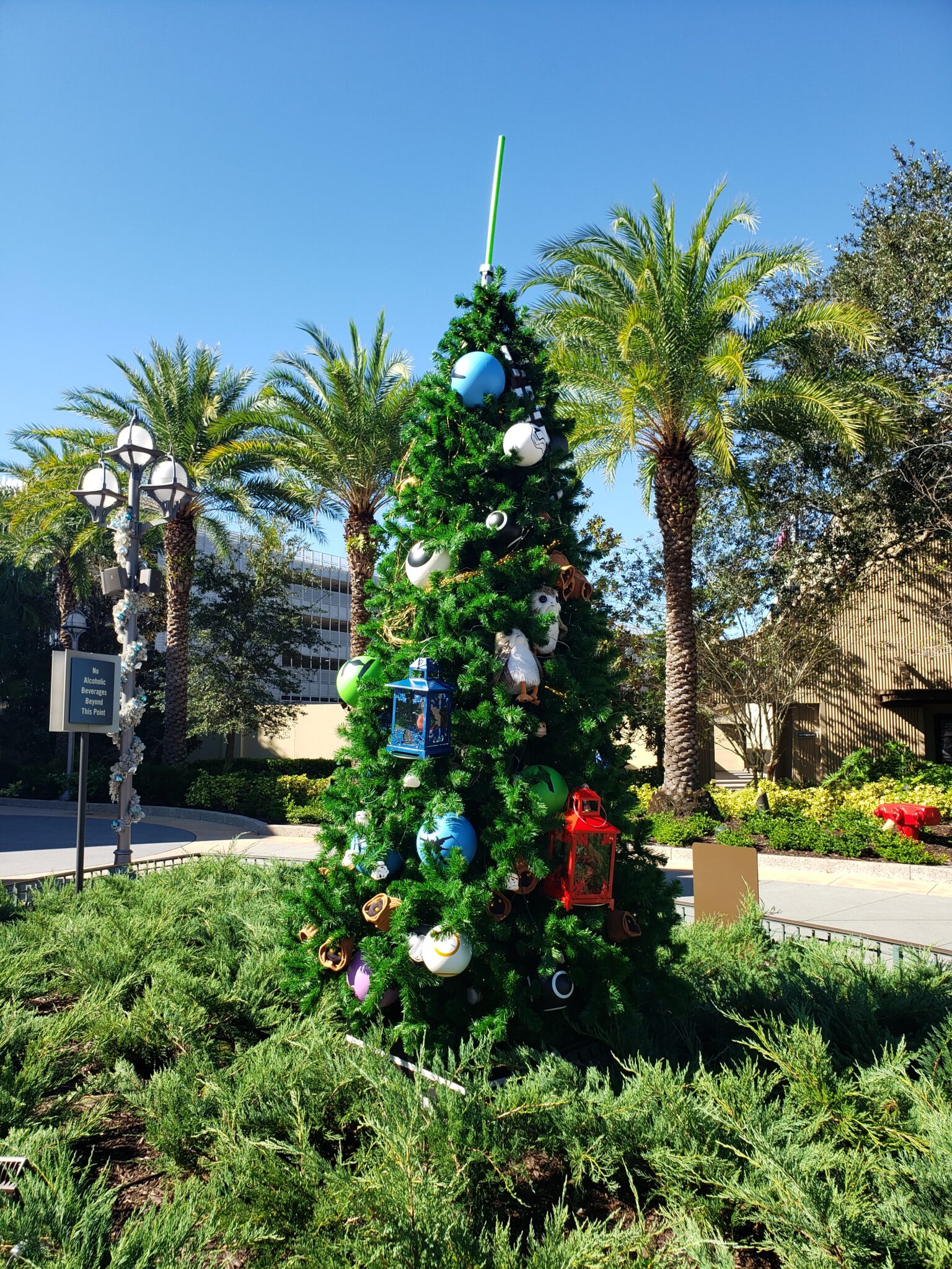 Disney Springs 2020 Christmas ⋆ malarkey