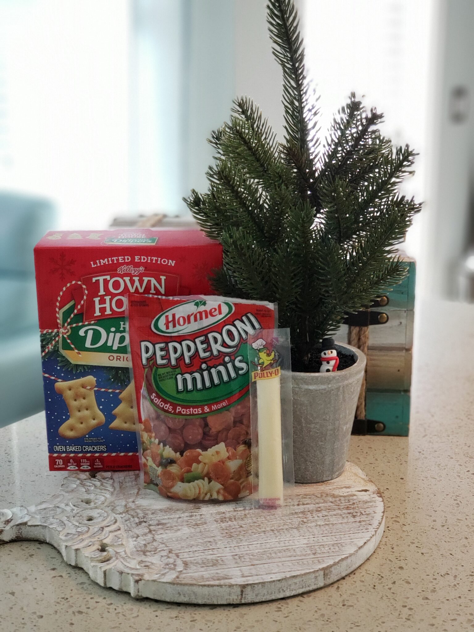 Candy Cane Cheese Snack easy & tasty ⋆ malarkey