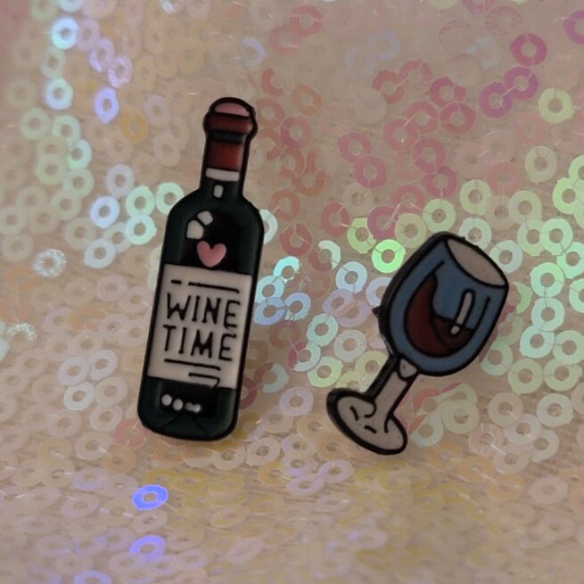 wine and wine glass pin